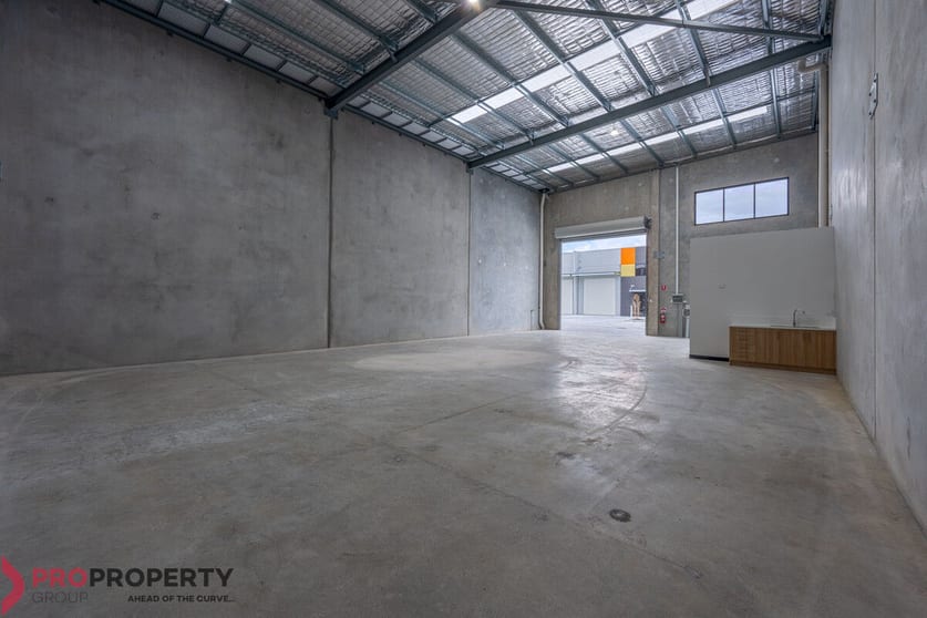 Click to view all images 4/25 Mervyn Street Stake Hill WA 6181 - Image 3