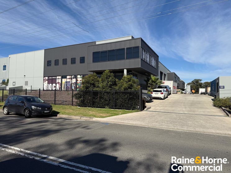 Click to view all images 1/80 Jedda Road Prestons NSW 2170 - Image 1