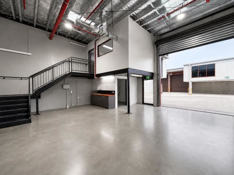 Click to view all images Brookvale NSW 2100 - Image 1