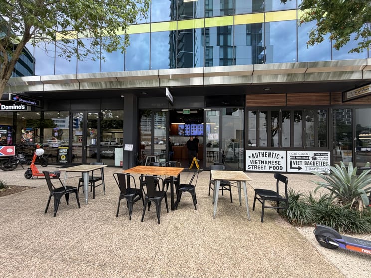 Click to view all images ENERGEX HOUSE DINING 26 Reddacliff Street Newstead QLD 4006 - Image 1
