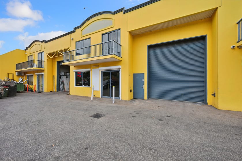 Click to view all images 3/1 Port Kembla Drive Bibra Lake WA 6163 - Image 2