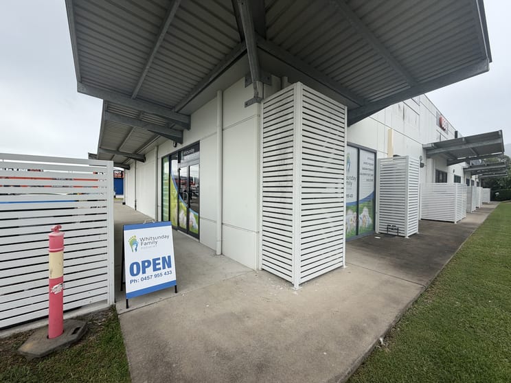 1A/2B Reef Plaza Cnr Shute Harbour Rd/Paluma Rd Cannonvale QLD 4802 - Image 2