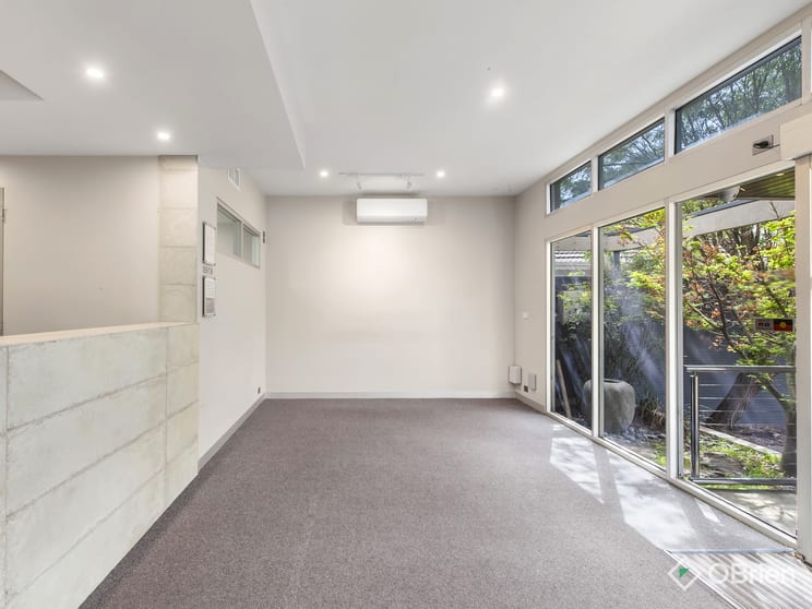 Click to view all images 128 Tanti Avenue Mornington VIC 3931 - Image 2