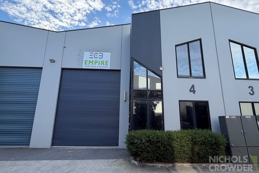 Click to view all images 4/61 Frankston Gardens Drive Carrum Downs VIC 3201 - Image 1