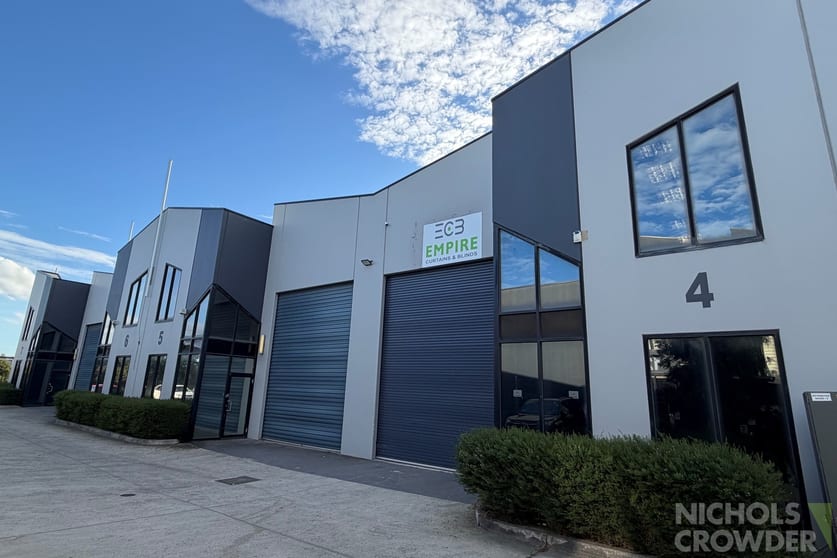 Click to view all images 4/61 Frankston Gardens Drive Carrum Downs VIC 3201 - Image 2