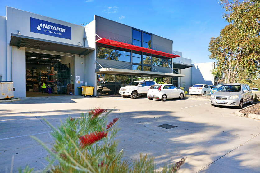 Click to view all images U1, 54 Discovery Drive Bibra Lake WA 6163 - Image 3