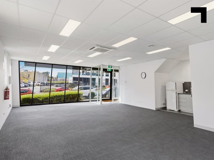 Click to view all images 1/31 Redland Drive Vermont VIC 3133 - Image 2