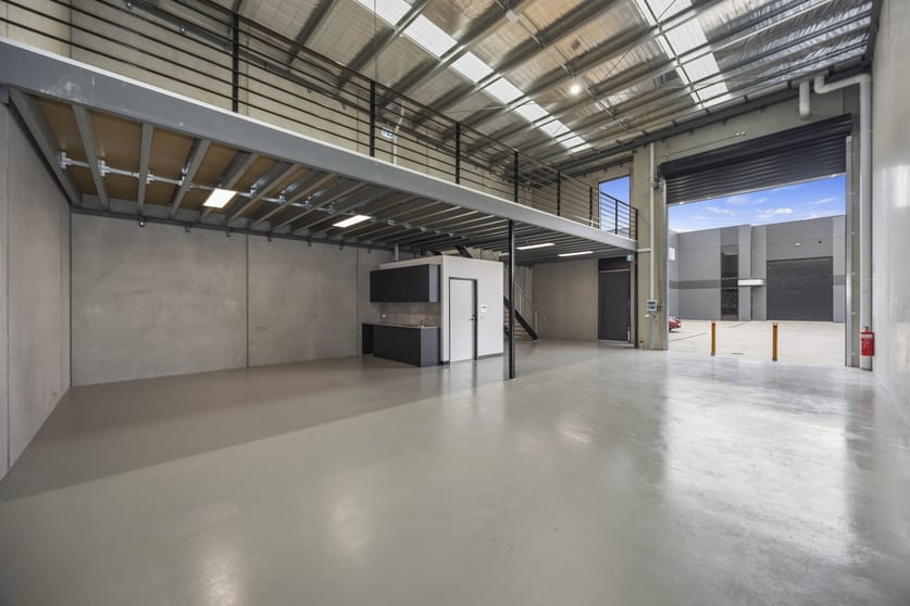 Click to view all images 5/15 Sugar Gum Court Braeside VIC 3195 - Image 3