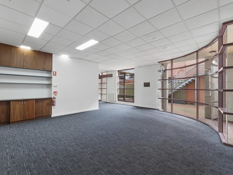 Click to view all images Suite 2/127 Bromfield Street Colac VIC 3250 - Image 1