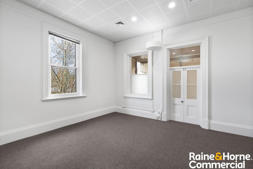 Click to view all images 2/44 Fitzmaurice Street Wagga Wagga NSW 2650 - Image 2