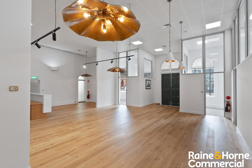 Click to view all images 1/44 Fitzmaurice Street Wagga Wagga NSW 2650 - Image 2