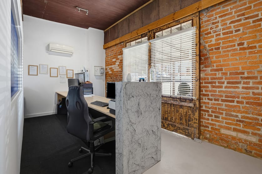 Click to view all images 16 Mostyn Street Castlemaine VIC 3450 - Image 3