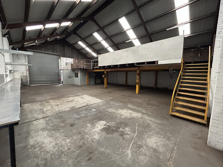 Click to view all images Unit 3/1 Blaxland Road Campbelltown NSW 2560 - Image 2