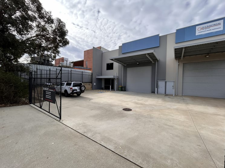 Click to view all images Unit 3/1 Tidal Way Bibra Lake WA 6163 - Image 2