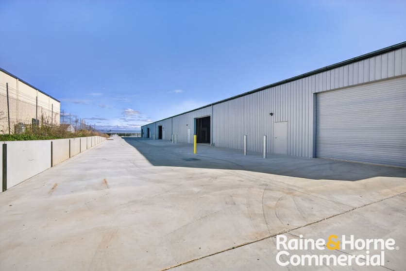 Click to view all images 13 Mcguinn Crescent Dubbo NSW 2830 - Image 3