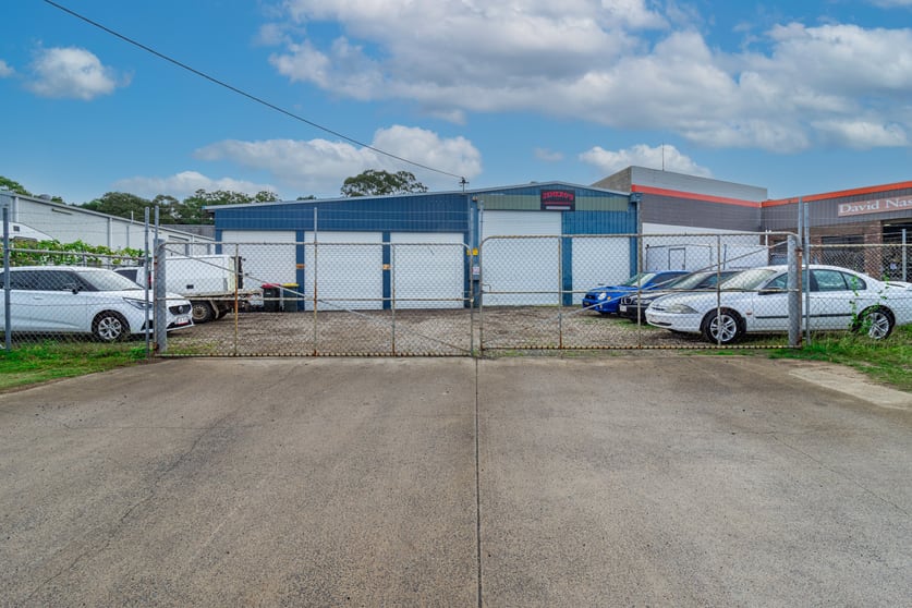 Click to view all images 5 Florence Street Urangan QLD 4655 - Image 2