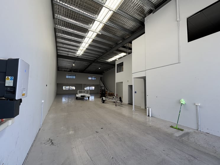 Click to view all images 6/10a Industrial Avenue Molendinar QLD 4214 - Image 3