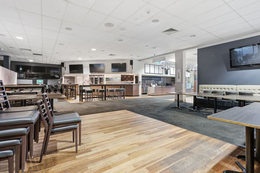 Click to view all images Whole Building/13 Moore Street City ACT 2601 - Image 3
