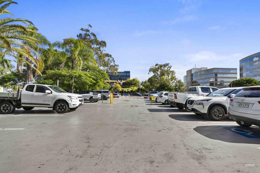 Click to view all images 12 & 22/142 Bundall Road Bundall QLD 4217 - Image 2
