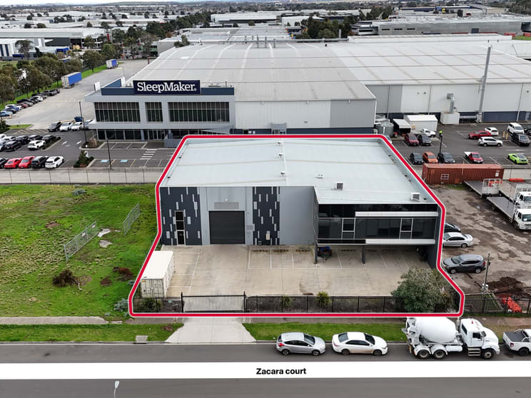 Click to view all images 7 Zacara Court Deer Park VIC 3023 - Image 2