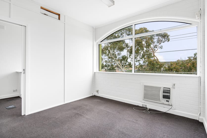 Click to view all images 1F/218 Broadway Reservoir VIC 3073 - Image 1