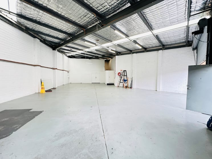 Click to view all images 8/23 Garema Circuit Kingsgrove NSW 2208 - Image 1