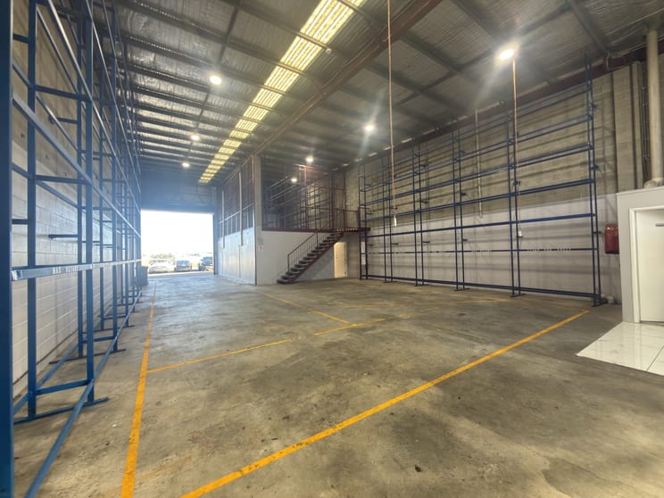 Click to view all images 2/166 Beatty Road Archerfield QLD 4108 - Image 3