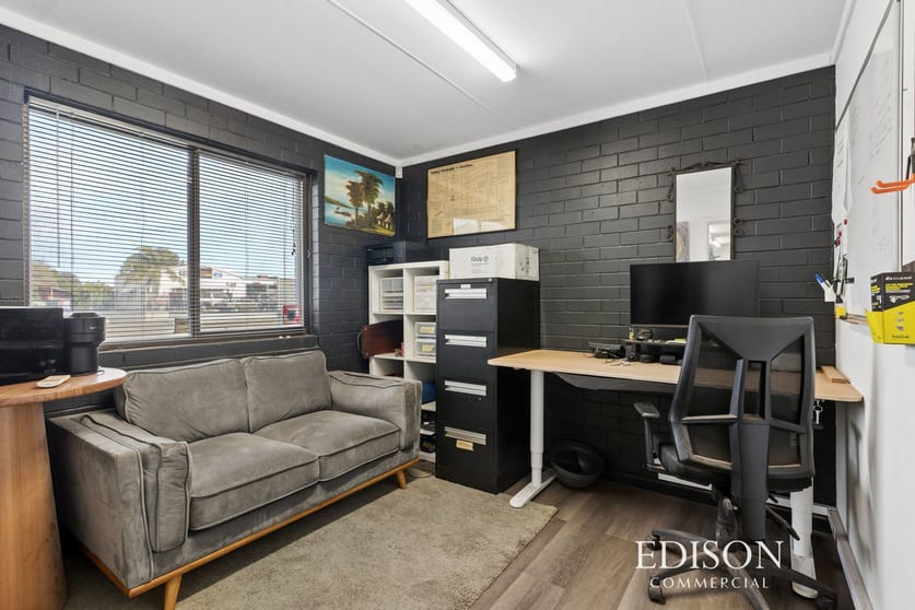 Click to view all images 2/24 Yampi Way Willetton WA 6155 - Image 2