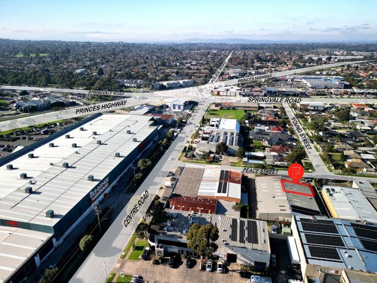 Click to view all images Unit 2/2-4 Peace Street Springvale VIC 3171 - Image 3