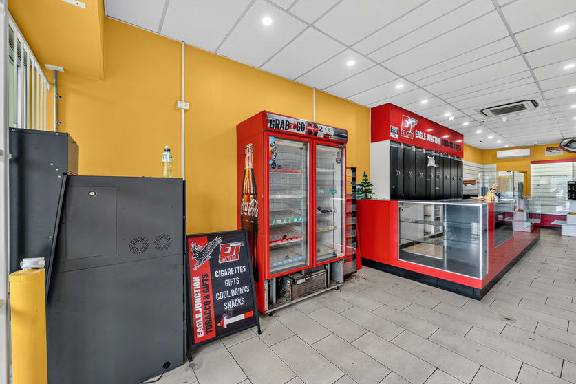Click to view all images 3b/262 Junction Road Clayfield QLD 4011 - Image 3