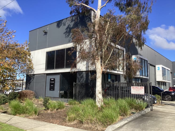 Click to view all images 1/8B Railway Avenue Oakleigh VIC 3166 - Image 1