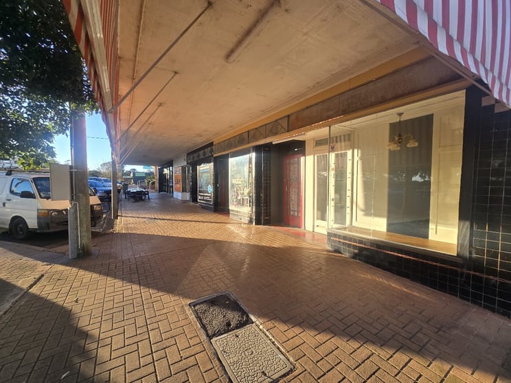 Click to view all images 1/2 Charlotte Street Crows Nest QLD 4355 - Image 2