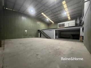 Click to view all images 3/4 Cumberland Avenue South Nowra NSW 2541 - Image 3