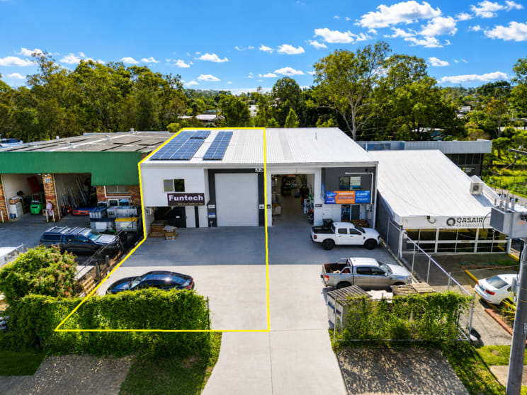 Click to view all images 1/33 Darnick Street Underwood QLD 4119 - Image 1