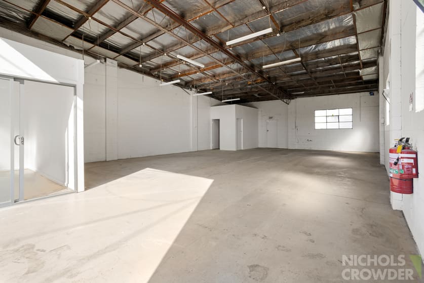 Click to view all images 2/4-10 Martha Street Seaford VIC 3198 - Image 2