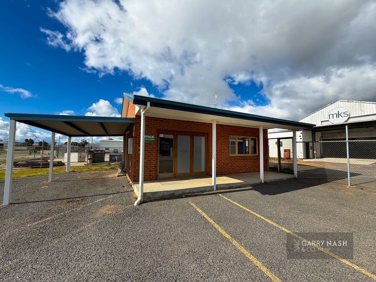 Click to view all images 4 - 6 Gibson Street Wangaratta VIC 3677 - Image 2