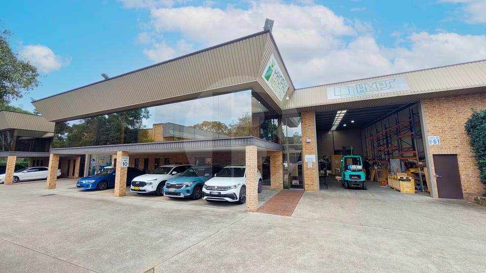 2/61 PRINCE WILLIAM DRIVE Seven Hills NSW 2147 - Image 1
