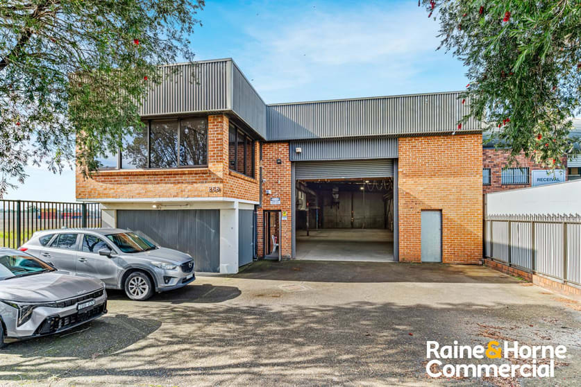 Click to view all images 268 Horsley Road Milperra NSW 2214 - Image 2