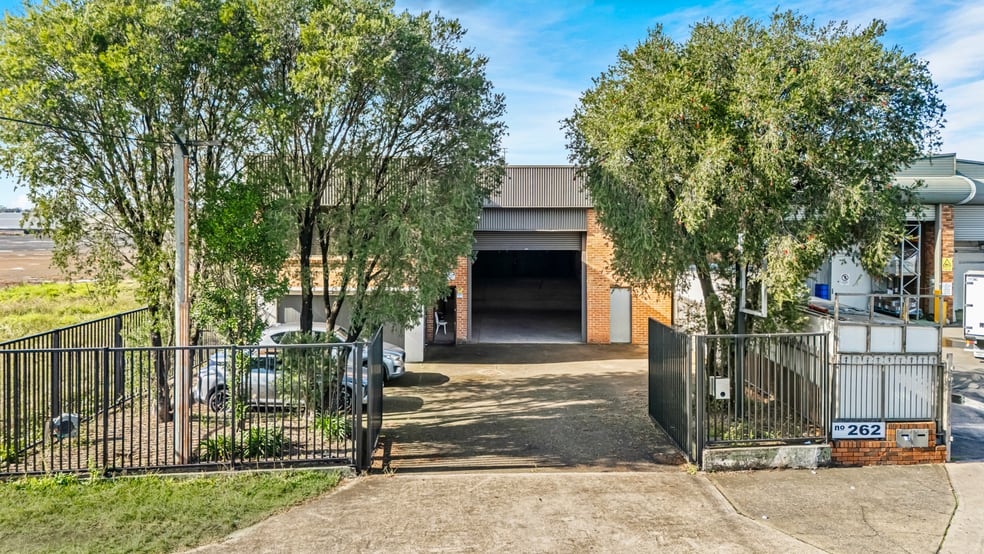 Click to view all images 268 Horsley Road Milperra NSW 2214 - Image 3