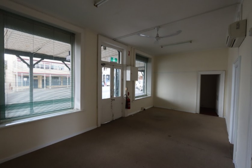 Click to view all images 41 Comur Street Yass NSW 2582 - Image 2