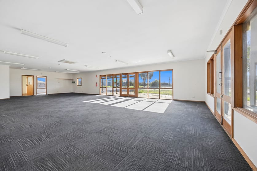 Click to view all images 140 Victoria Street North Geelong VIC 3215 - Image 2