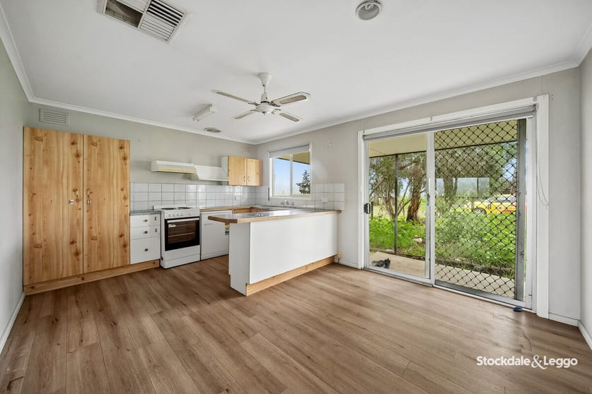 Click to view all images 190 Wanganui Road Shepparton VIC 3630 - Image 3