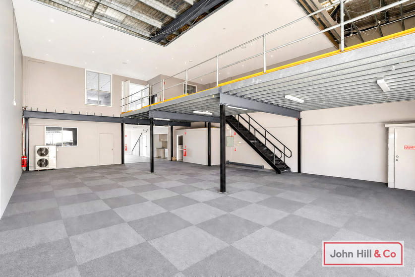 Click to view all images 1/2A Burrows Road St Peters NSW 2044 - Image 3