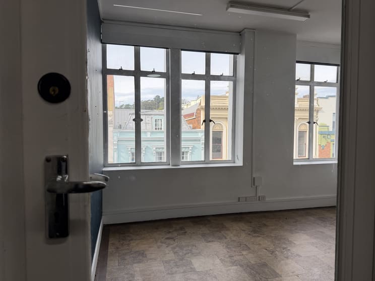 Click to view all images Level 2 Suite 3/68-72 St John Street Launceston TAS 7250 - Image 2