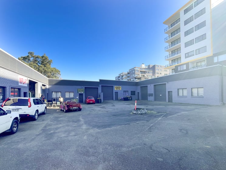Click to view all images Unit 6/4-6 Moore Street West Gosford NSW 2250 - Image 2