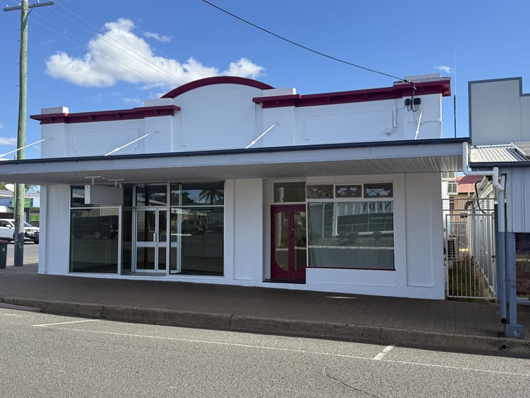 Click to view all images 1/64 Capella Street Clermont QLD 4721 - Image 1