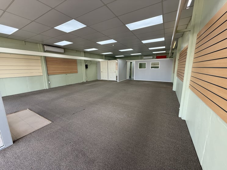 Click to view all images 1/64 Capella Street Clermont QLD 4721 - Image 2
