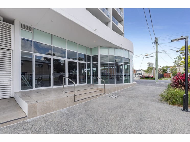 Click to view all images 1/220 Old Cleveland Road Coorparoo QLD 4151 - Image 3