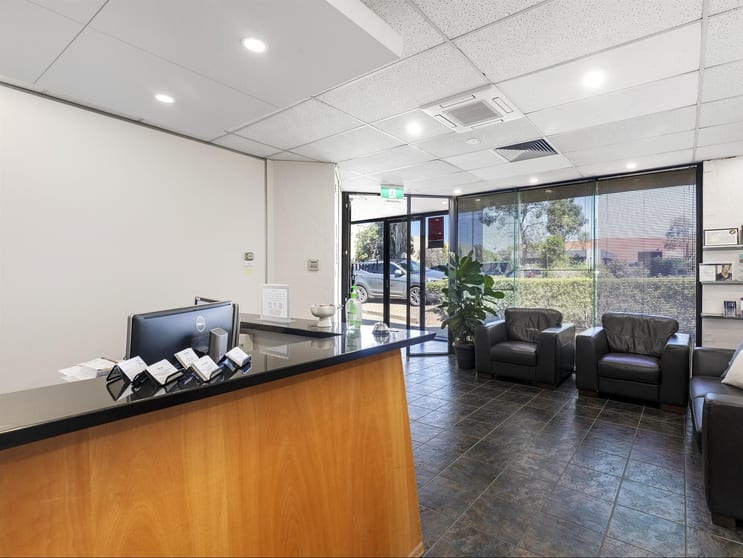 Click to view all images Unit 1/2 Keith Campbell Court Scoresby VIC 3179 - Image 2
