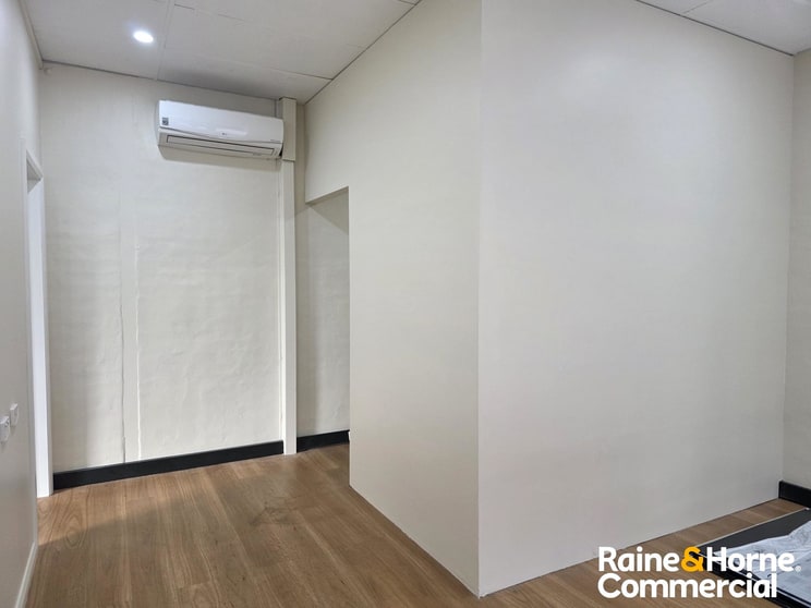 Click to view all images Shop 5C/127 Macquarie Road Springwood NSW 2777 - Image 2